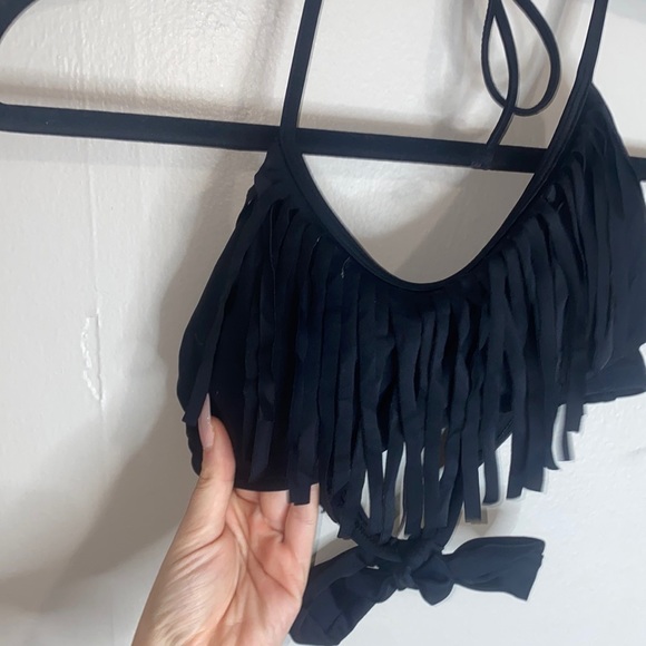 🎱Adorable 2 piece bikini! - Picture 2 of 11